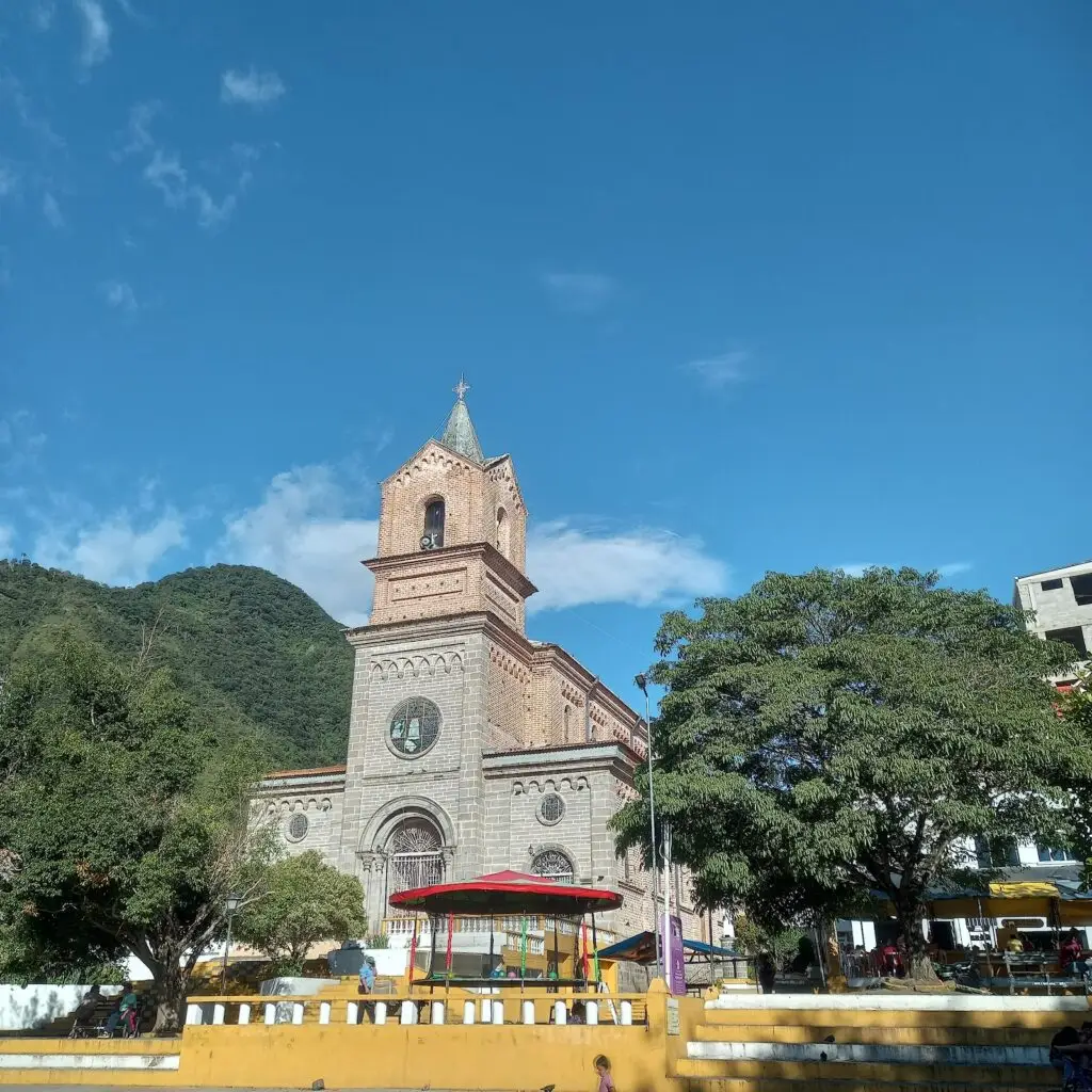 Iglesia San Nicolás de Bari (Samaniego) – Samaniego, Nariño